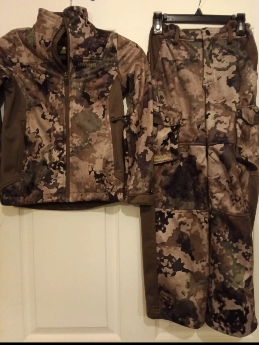 Magellan Outdoors Kids Camo Puffer Jacket and Pants Set - Olive, Brown NWOT
